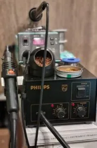 Photo du labo 3
Les outils indispensables pour la réparation